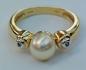 Preview: Perlenring und 2 kleinen Diamanten aus 585er Weissgold, Größe 55, Gewicht: 4,5g