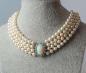 Mobile Preview: Vintage: Vierreihiges Perlenkettencollier besetzt mit großem Opal und Diamantkranz, 750 Goldschließe