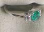 Preview: Eleganter Smaragdring mit Diamantbesatz aus 750er Weßsgold, Größe: 51, Gewicht: 3,8g