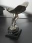 Preview: Rolls-Royce "Spirit of Ecstasy" Kühlerfigur auf Holzsockel (1911), Figurhöhe ca. 12,5 cm