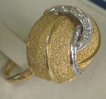 Exclusiver Diamantring aus 750er Gold mit 14 Diamanten 0.28 ct., Größe 53, Gewicht: 11,8g