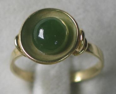 Ring aus 585er Gelbgold mit einem Aventurin Cabochon, Größe 51, Gewicht: 2,9g