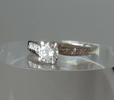 Diamantring aus 585er Weißgold mit 7 Diamanten 0.62 ct., Größe 53, Gewicht: 2,8
