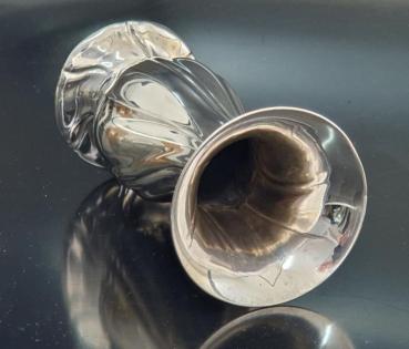 Antiksilber: Kleine Vase aus 925er Sterlingsilber, Gewicht: 79,3g