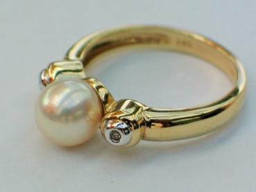 Perlenring und 2 kleinen Diamanten aus 585er Weissgold, Größe 55, Gewicht: 4,5g