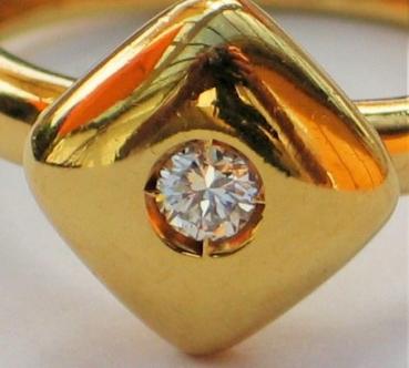Preview: Edler Diamantring mit 0.10 ct. aus 750er Gelbgold, Größe 56, Gewicht 4,7g