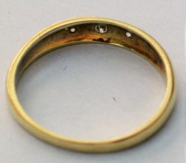 Diamantring mit 3 lupenreinen Diamanten aus 585er Gelbgold, Größe 57 Gewicht: 2,4g