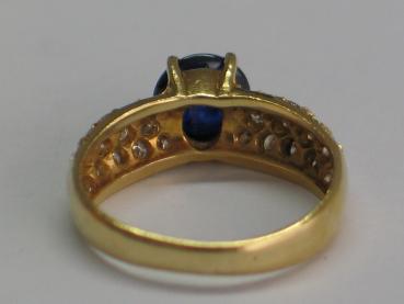 DiamantrIng mit 30 Diamanten und einem Saphir Cabochon, 750 Gold, Größe 54, Gewicht: 3,9g