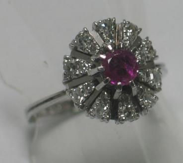 Preview: Rubinring mit Diamanten, 750er Weissgold, Größe 54, Gewicht: 5,6g