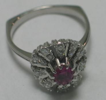 Rubinring mit Diamanten, 750er Weissgold, Größe 54, Gewicht: 5,6g