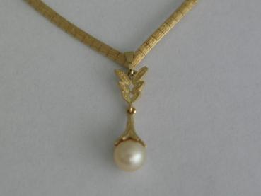 Goldcollier mit Perle, 585er Gold, Länge: 45,0 cm, Gewicht: 14,8g
