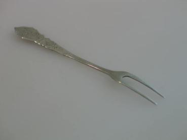 Vorlegegabel mit Motiv 800er Silber, Länge: 10,0 cm, Gewicht: 5,0g