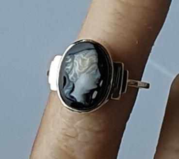 Feiner kleiner Ring mit Frauenkopf Kamee aus 585er Gold, Größe 49, Gewicht: 3,0g