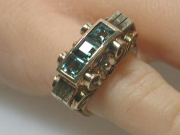 Antikschmuck Ring aus 585er Gold mit Turmalin Edelsteinen, Größe 49, Gewicht: 5,2g