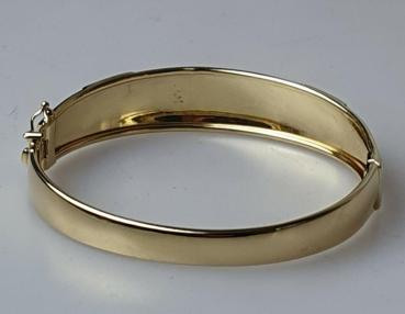 Armreif oval mit Muster 750er Gold, teilweise Tricolor, Gewicht: 18,4g