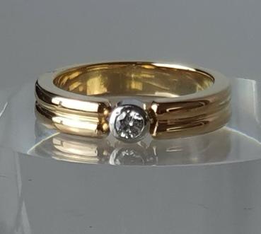 Diamantsolitär mit 0.10 ct. aus 750er Gold, Größe 53, Gewicht: 7,6g