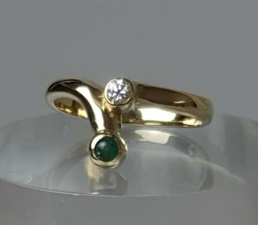 Schmucksteinring aus 585er Gold, Größe 57, Gewicht: 2,8g