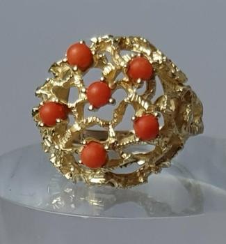 Ring mit kleinen Korallenkugeln, 333er Gold, Größe 54, Gewicht: 5,5g