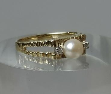 Perlenring mit Diamanten aus 585er Gold, Größe 51, Gewicht: 2,5g
