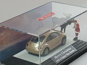 Preview: VW New Beetle "Merry Christmas" mit Figuren in Vitrine Diorama 1:87