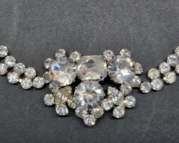 Preview: Eindrucksvolles Schmucksteincollier mit Zirkoniabesatz, Länge: 46,0 cm