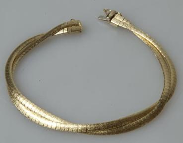 Zweireihiges Armband mit mattierten Gliedern aus 585er Gold, Länge 19,0 cm Gewicht: 15,2g