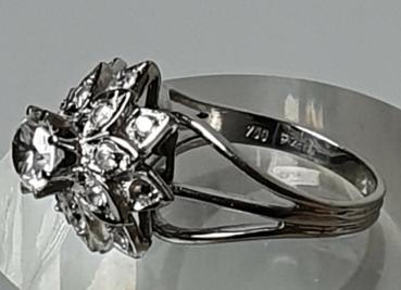 Weißgoldring mit weißen Topasen aus 750er Gold, Größe 57, Gewicht: 7,8g