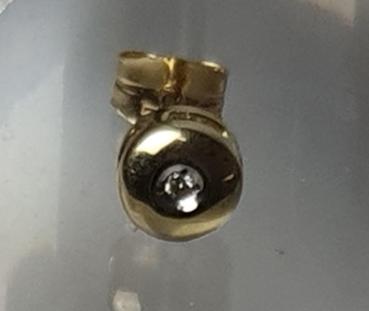 Einzelner Ohrstecker mit Diamant aus 585er Gold, Gewicht: 0,7g