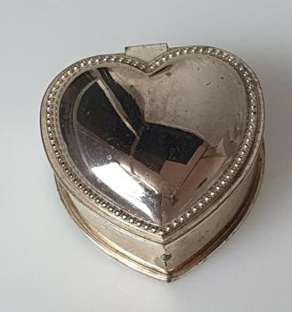 Schmuckdose -Herz- versilbert; Gewicht: 120,0g