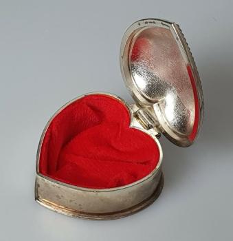 Schmuckdose -Herz- versilbert; Gewicht: 120,0g