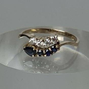 Goldring mit Saphiren und Zirkonia, 333er Gold, Größe 56, Gewicht: 1,7g