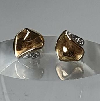 Blattform Ohrstecker aus 333er Gold, Gewicht: 1,8g