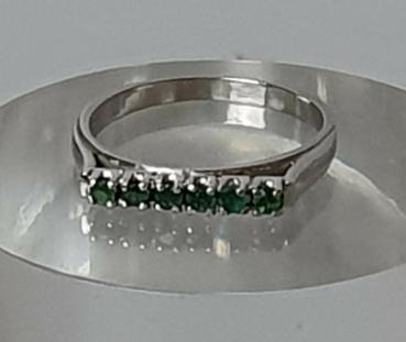 Smaragdring aus 585er Weißgold, Größe 53, Gewicht: 2,3g