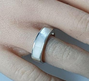 Preview: Ring mit Perlmuttschiene aus 925er Sterlingsilber, Größe 52, Gewicht: 4,3g