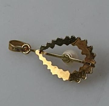 Halsketten Perlenanhänger aus 585er Gold, Gewicht: 2,1g