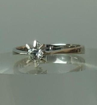 Spinell Edelsteinring aus 750er Weissgold, Größe 52, Gewicht: 2,8g