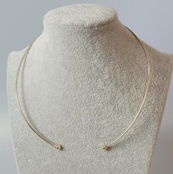 Feiner Omega Halsreif aus 585er Gold, Innendurchmesser: 12,5 cm, Gewicht: 12,6g