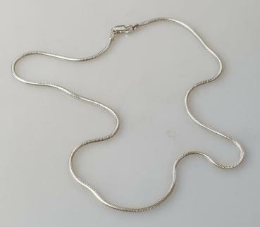 Schlangenhalskette aus 925er Sterlingsilber, Länge: 42,5 cm, Gewicht: 9,7g