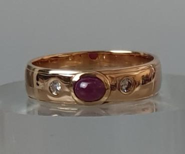 Rubin- Diamantring aus 585er Gold, Größe 60, Gewicht 5,6g