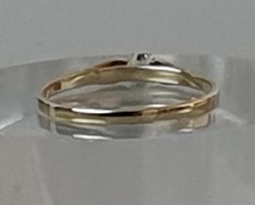 Gelbgoldsolitär mit Diamant (0.02 Karat) aus 333er Gold, Größe 52, Gewicht: 0,9g