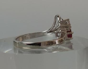 Rubinring mit Diamanten aus 585er Weißgold, Größe 53, Gewicht: 3,1