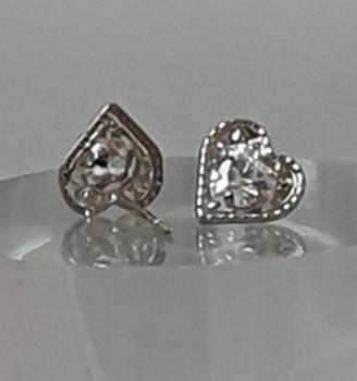 Ohrstecker in Herzform mit Zirkonia, 750er Weißgold, Gewicht: 1,0g