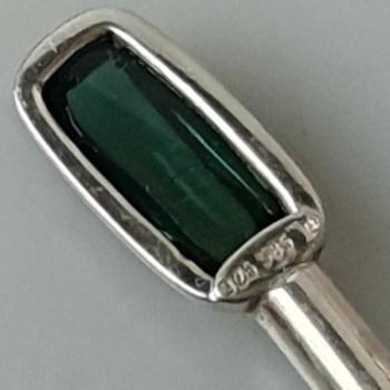 Vintage: Große Turmalin Schmucksteinbrosche aus 925er Sterlingsilber und 585er Gold