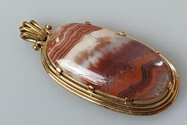 Vintage Kettenanhänger mit wunderschönem Schmuckstein, 585er Gold, Gewicht: 12,5g