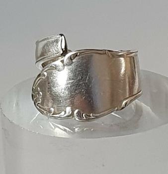 Ring aus 925er Sterlingsilber, Ringschiene offen, Gewicht: 8,6g