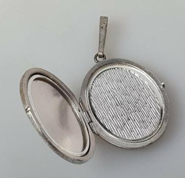 Medaillon Anhänger mit Motiv aus 835er Silber, Gewicht: 10,9g