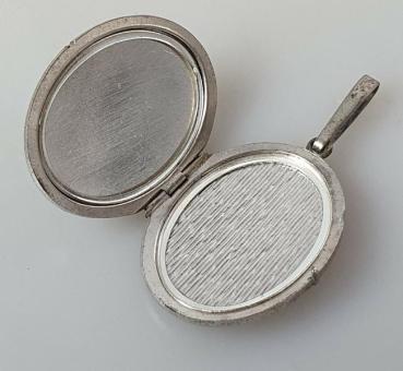 Medaillon Anhänger mit Motiv aus 835er Silber, Gewicht: 10,9g