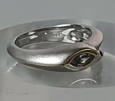 Ring mit Zirkonia Schmucksteinen aus 925er Sterlingsilber, Größe 50, Gewicht: 4,3g