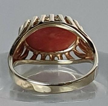 Preview: Antikschmuck: Ring aus 585er Gold mit dunkelroter Koralle, Größe 59, Gewicht: 6,3g