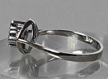 Goldring mit blauen und weißen Topasen, 333er Weißgold, Größe 53, Gewicht: 2,4g